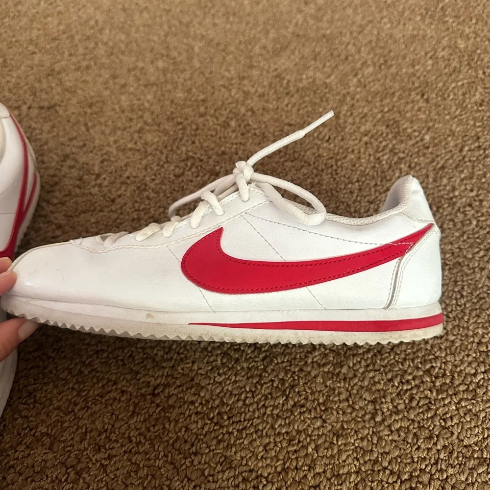 Nike Cortez Casual Trainers, size 6.5, White/University Red - Picture 3 of 6